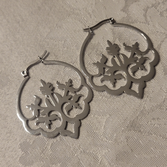 Silver Toned Earrings - Picture 2 of 4